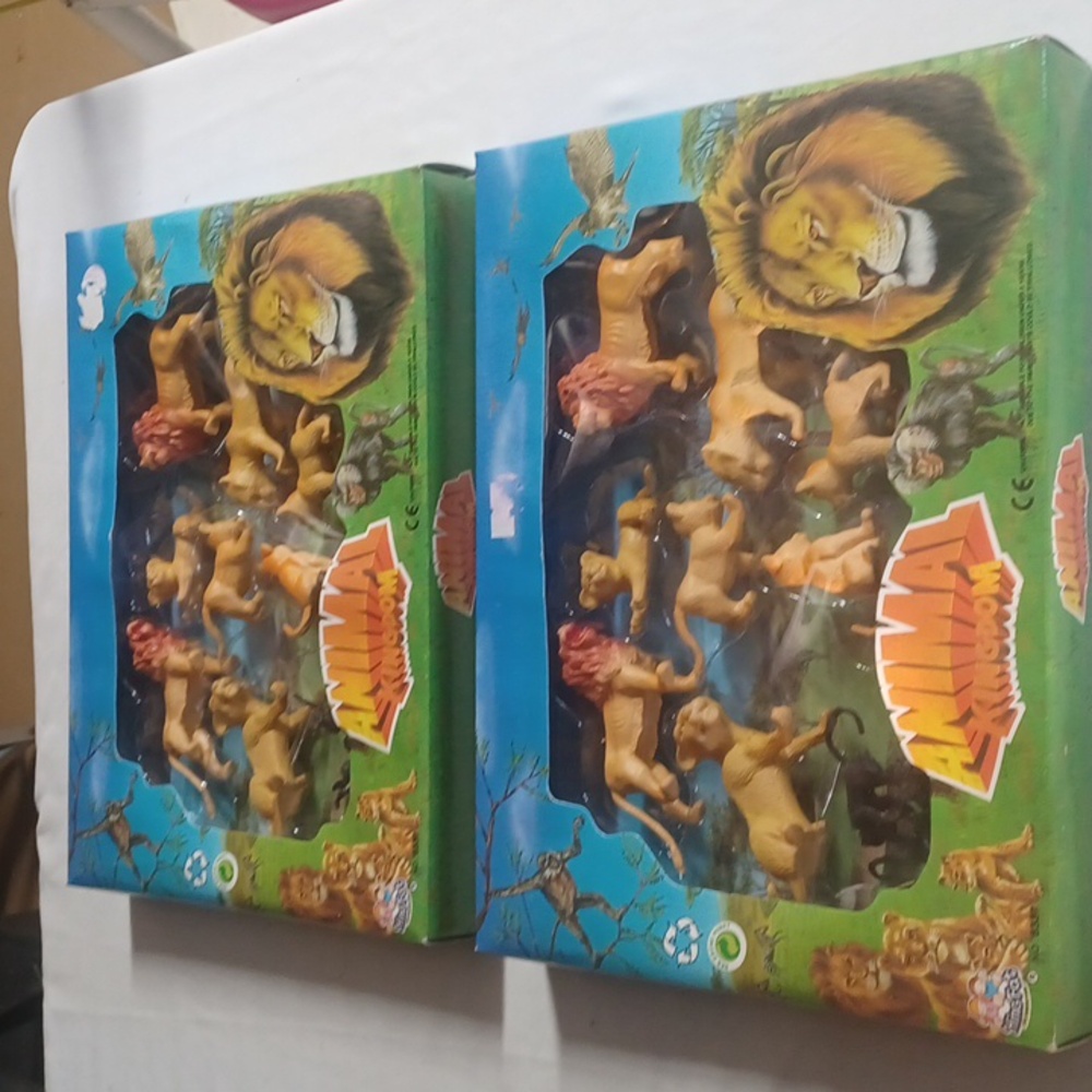 2 nwt animal kingdom sets